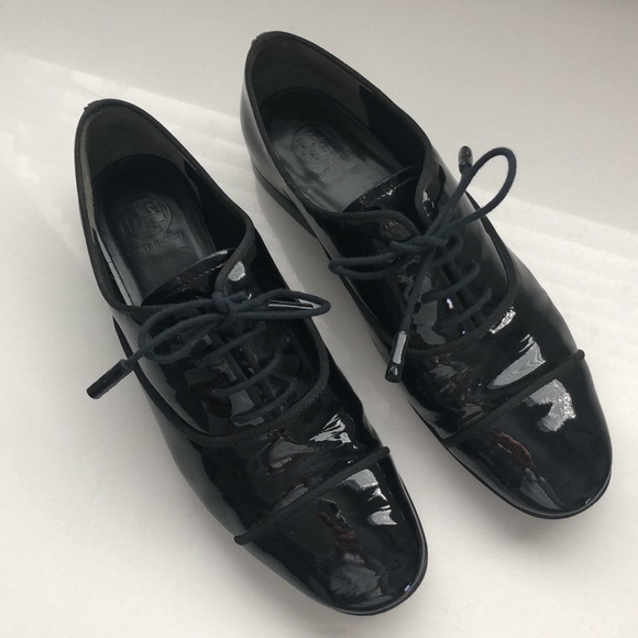 Tory Burch Black Patent Leather Oxford Loafers 8.5 - Picture 2 of 8